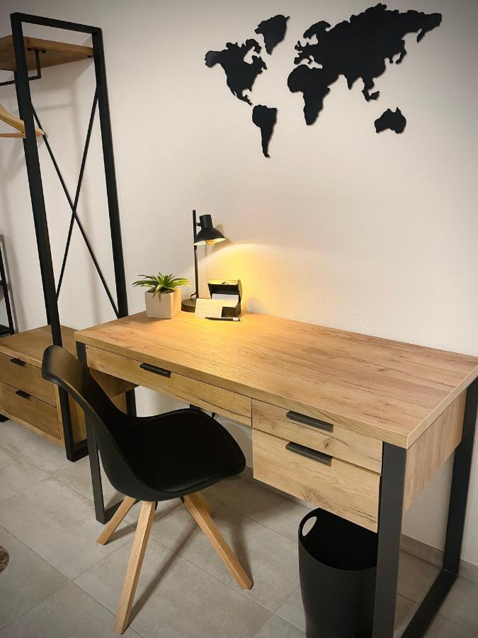 Apartment Im Gehobenen Stadtviertel - Perfekt Fuer Selbstversorger Άαλεν Εξωτερικό φωτογραφία