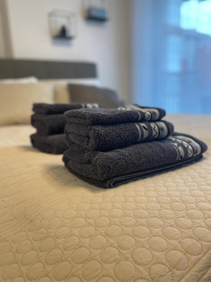 Apartment Im Gehobenen Stadtviertel - Perfekt Fuer Selbstversorger Άαλεν Εξωτερικό φωτογραφία